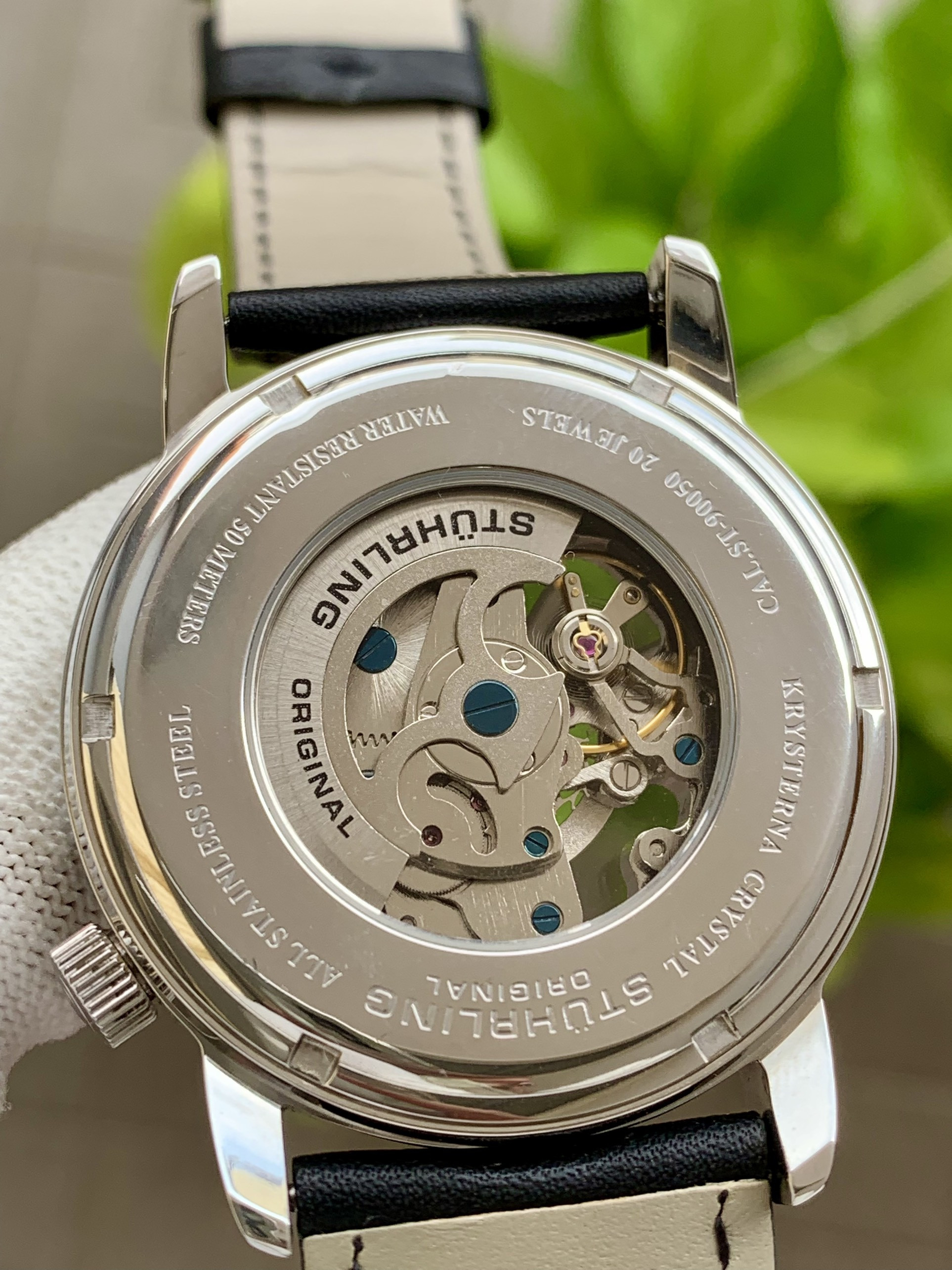 Đồng hồ đeo tay nam Stuhrling Skeleton