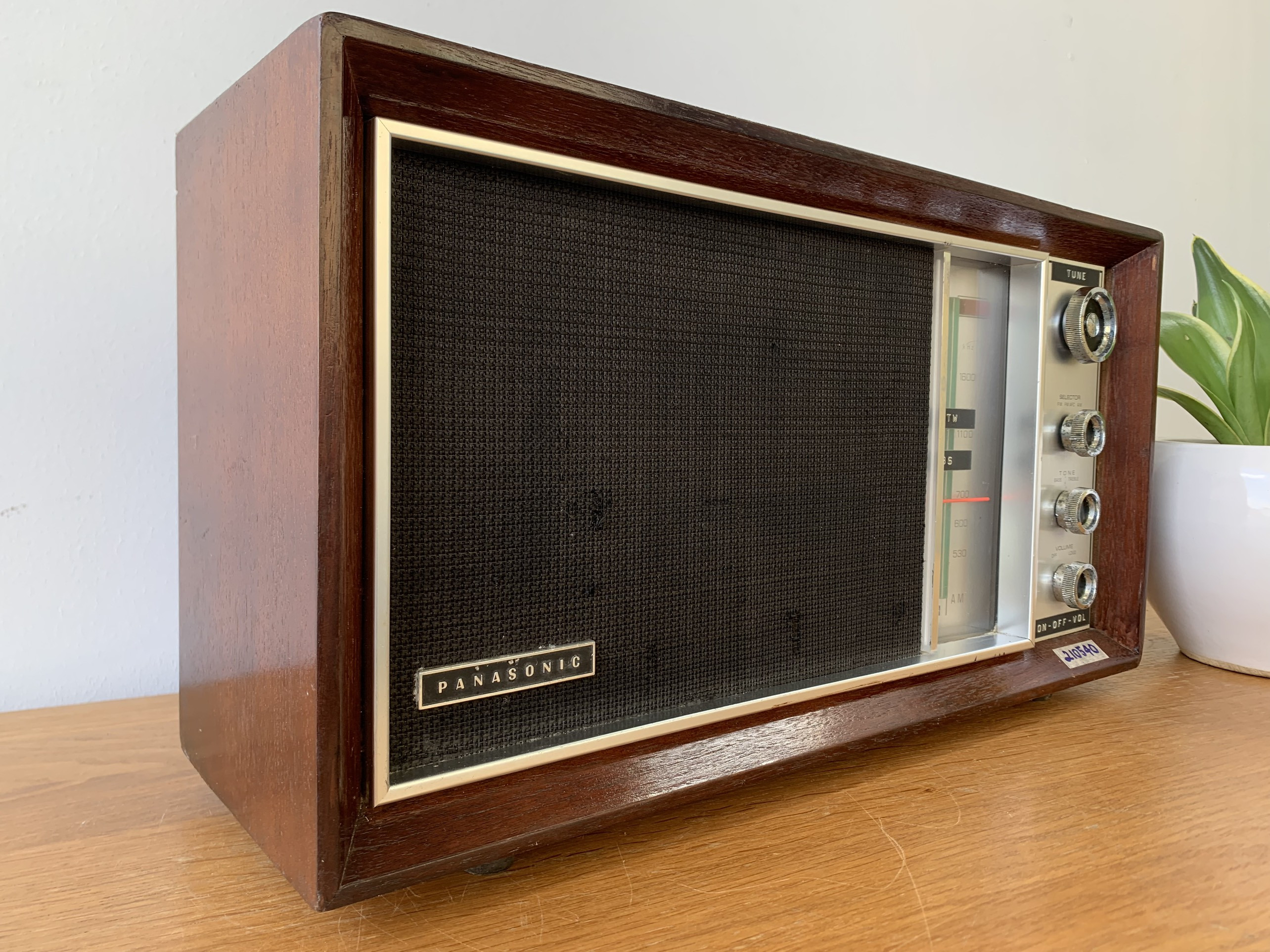 Radio Panasonic model R-7259 sóng khỏe