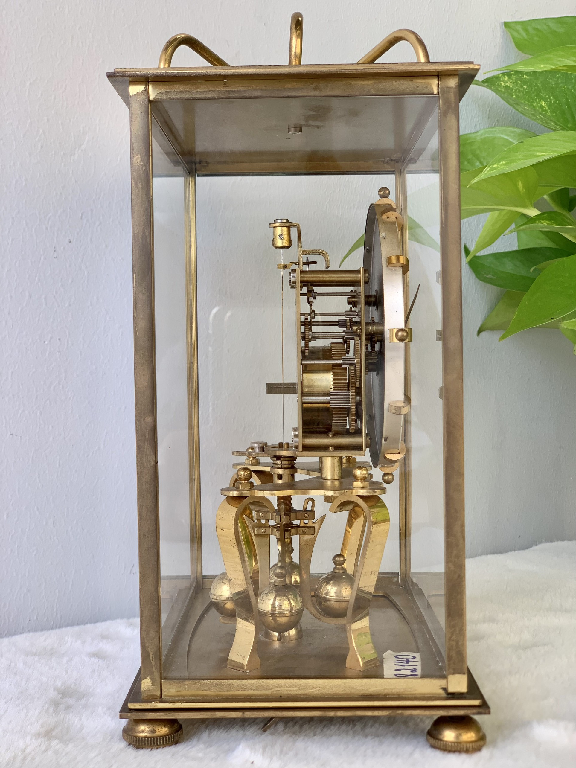 Đồng hồ để bàn Kundo lồng vuông máy Đức