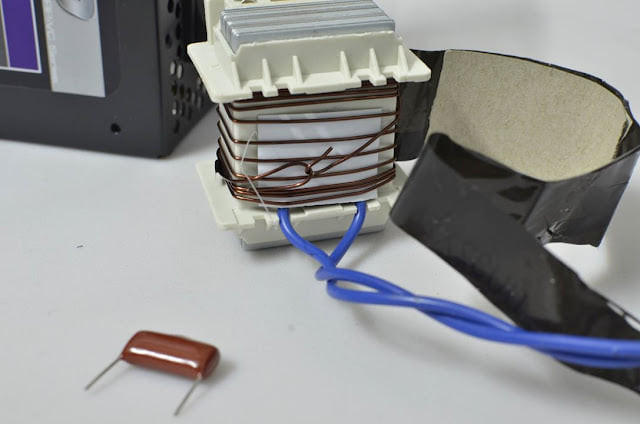 Bộ nguồn PC càng nặng càng tốt?