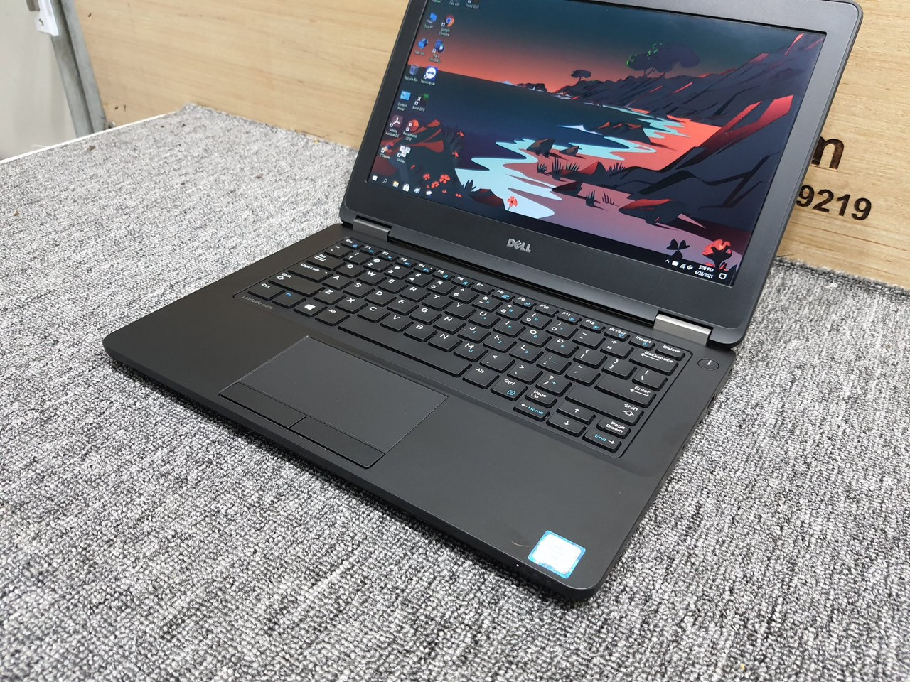 Laptop Cũ Dell Latitude E5270 - Intel Core i5