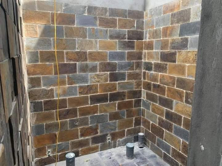 Đá thẻ đa sắc ốp