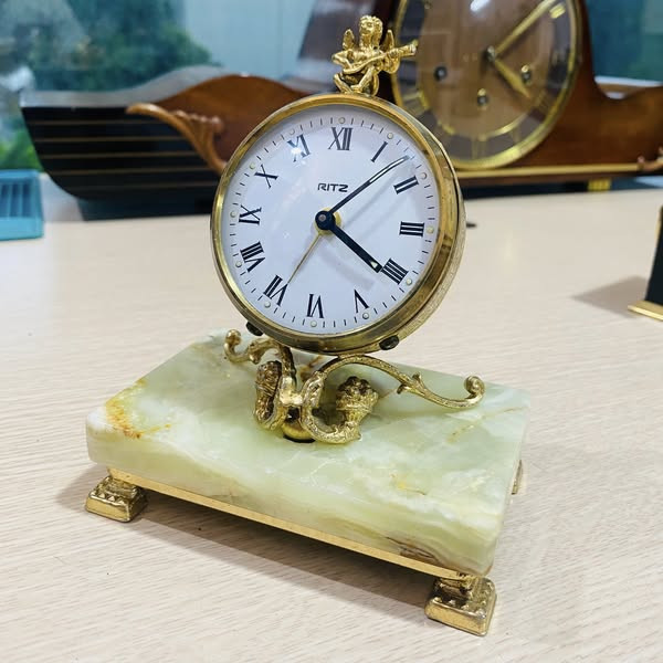 Đồng hồ báo thức RITZ cót ngày