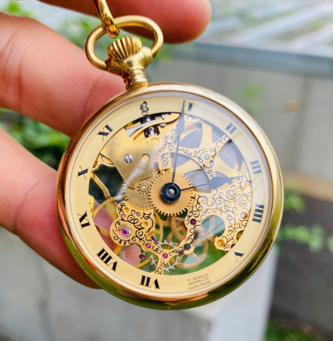 Đồng hồ quýt Bernex Thụy Sĩ Skeleton mạ vàng