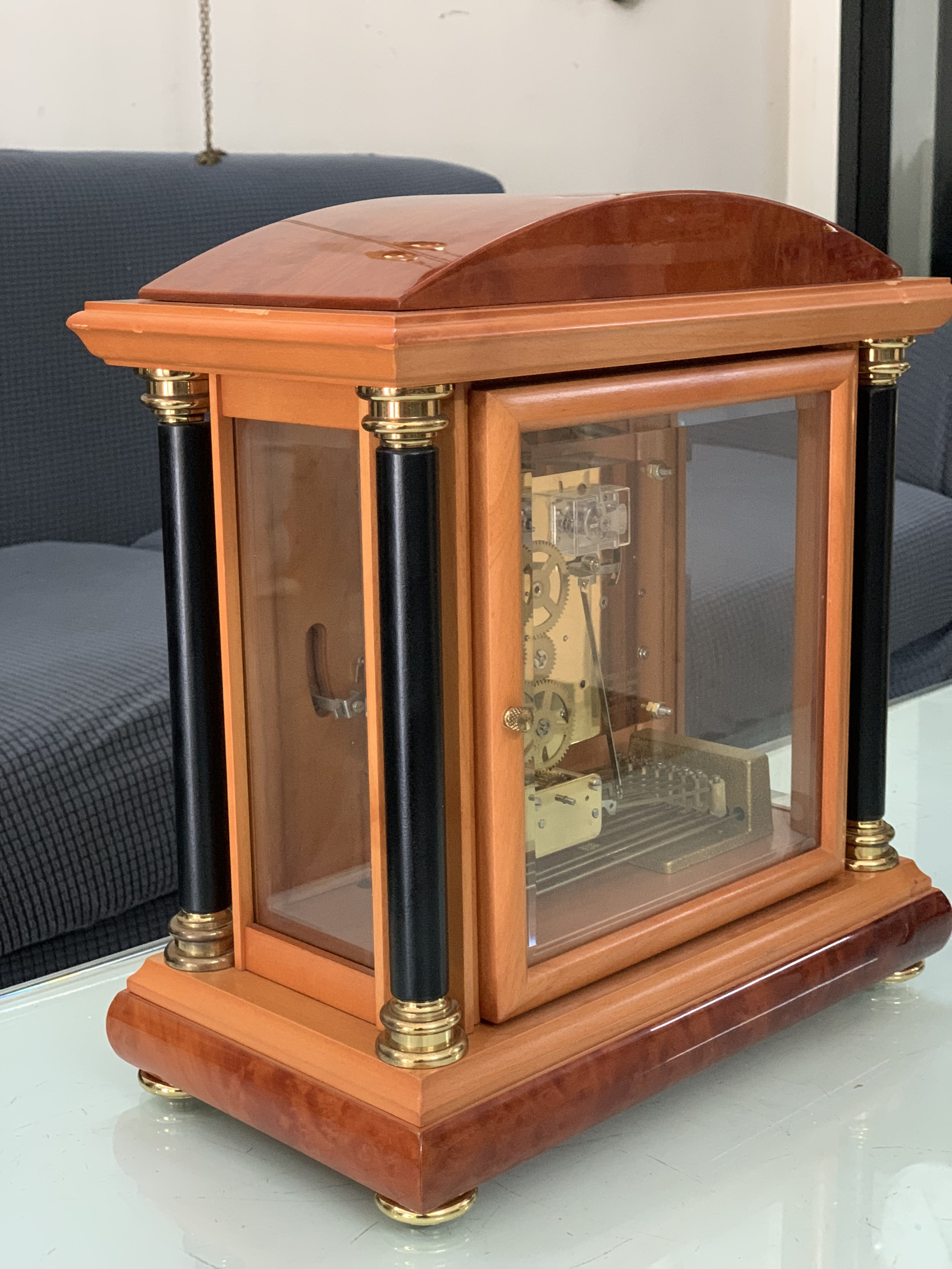 Đồng hồ để bàn Hermle 8 gông 8 búa độc đáo