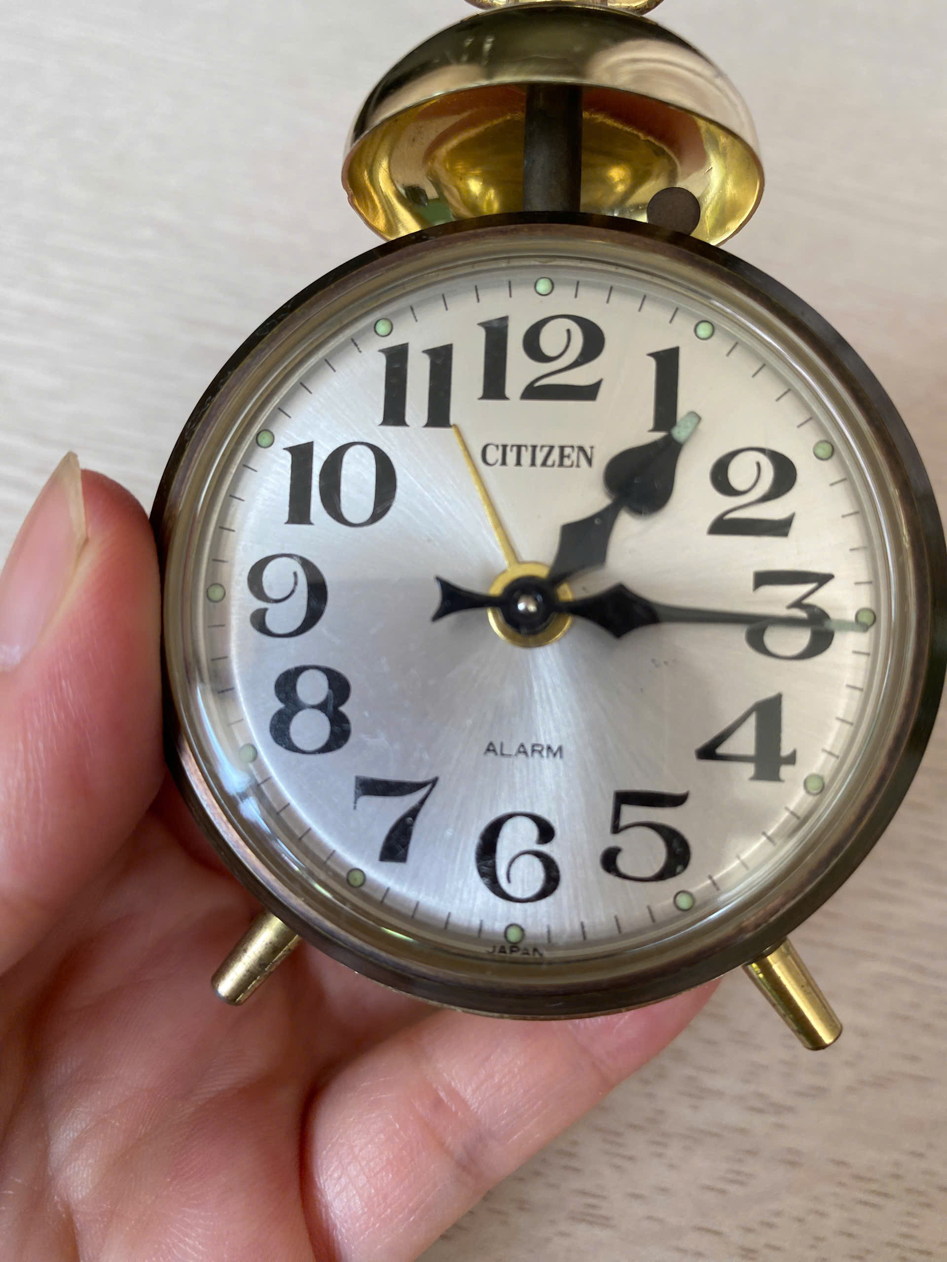 Đồng hồ báo thức Citizen chuông đội đầu