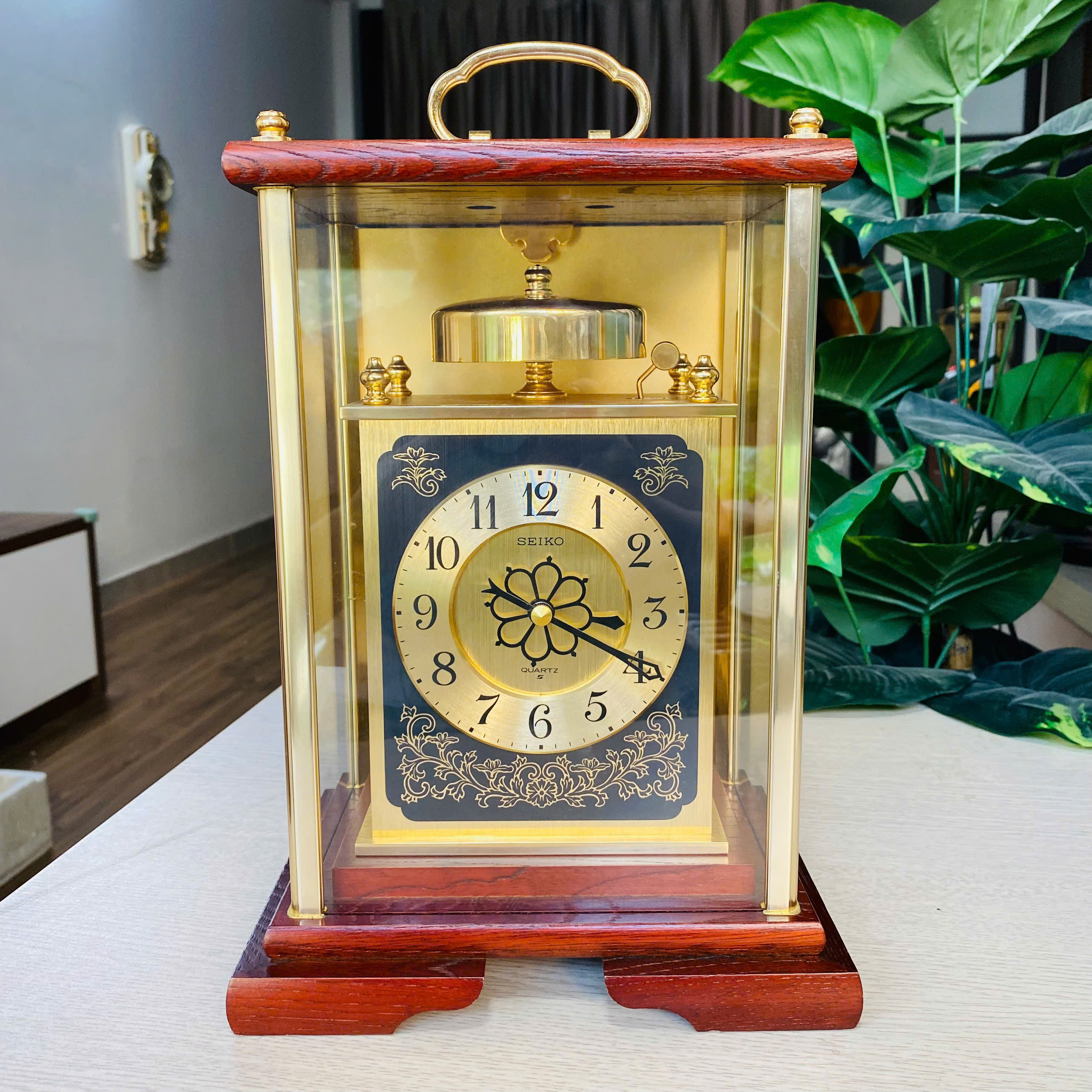 Đồng hồ để bàn Seiko chuông chén