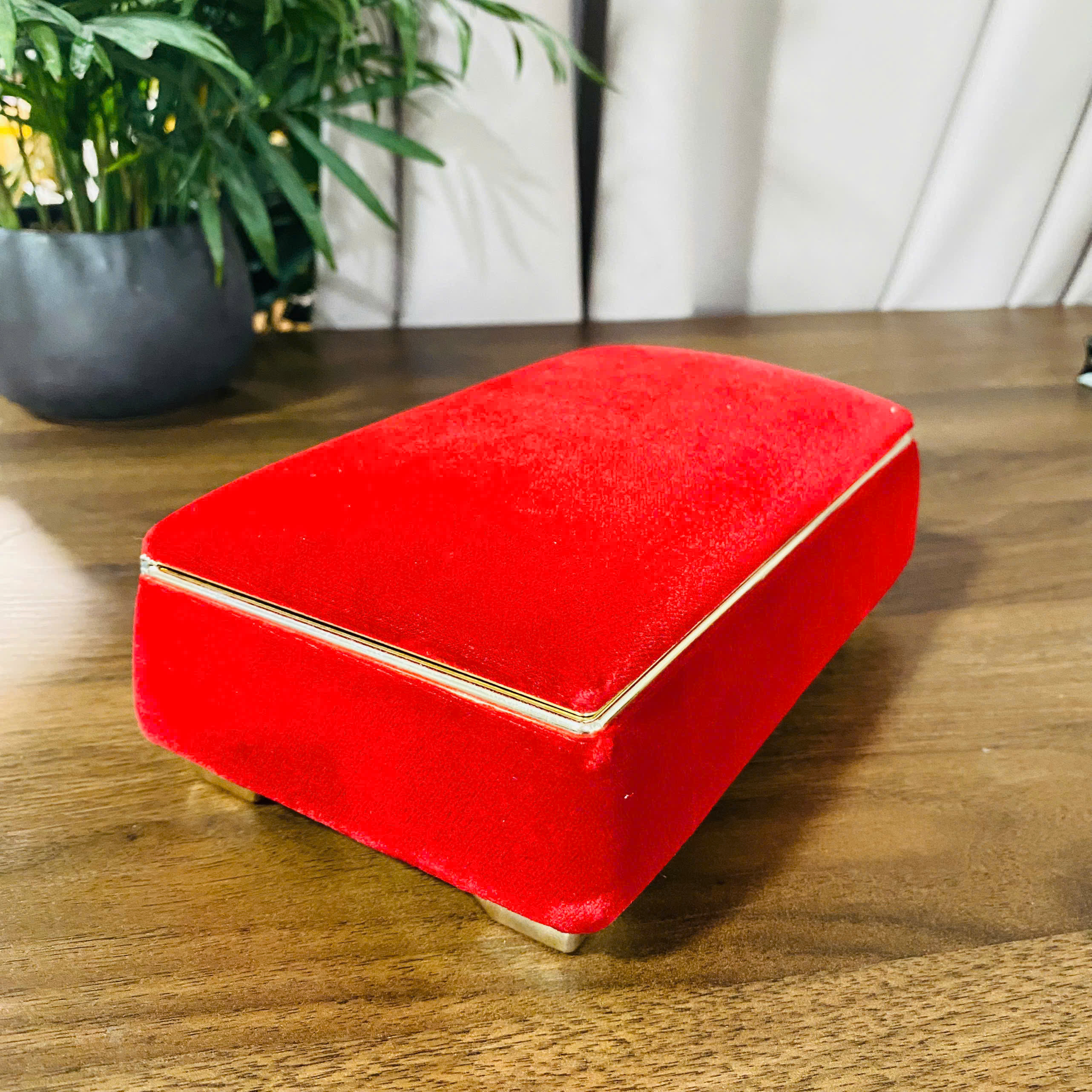 Hộp nhạc đựng trang sức Sanyo cót tay