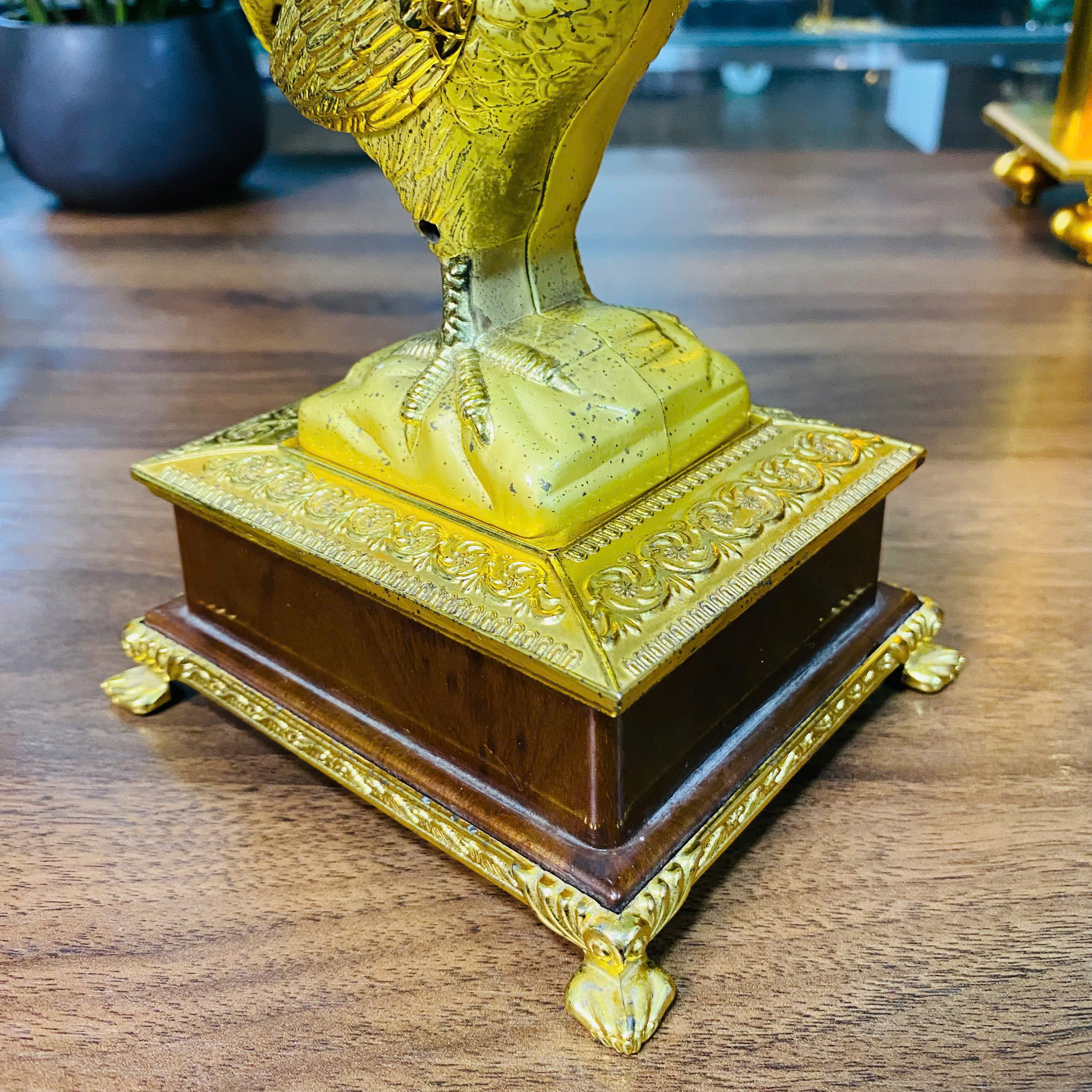 Bật lửa thiết kế tượng gà trống đúc độc lạ
