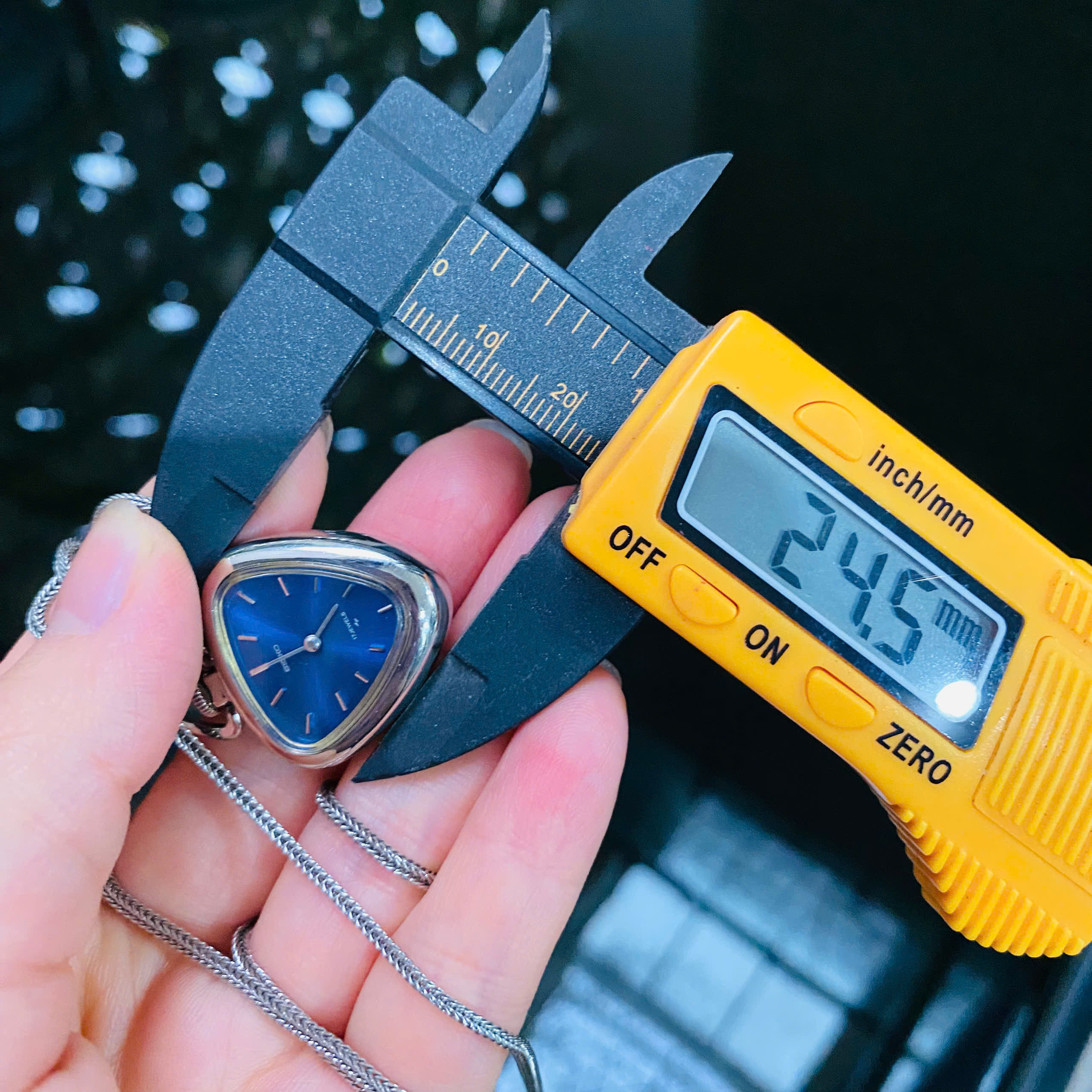 Đồng hồ quýt Seiko cót tay dáng nhỏ mặt dây chuyền