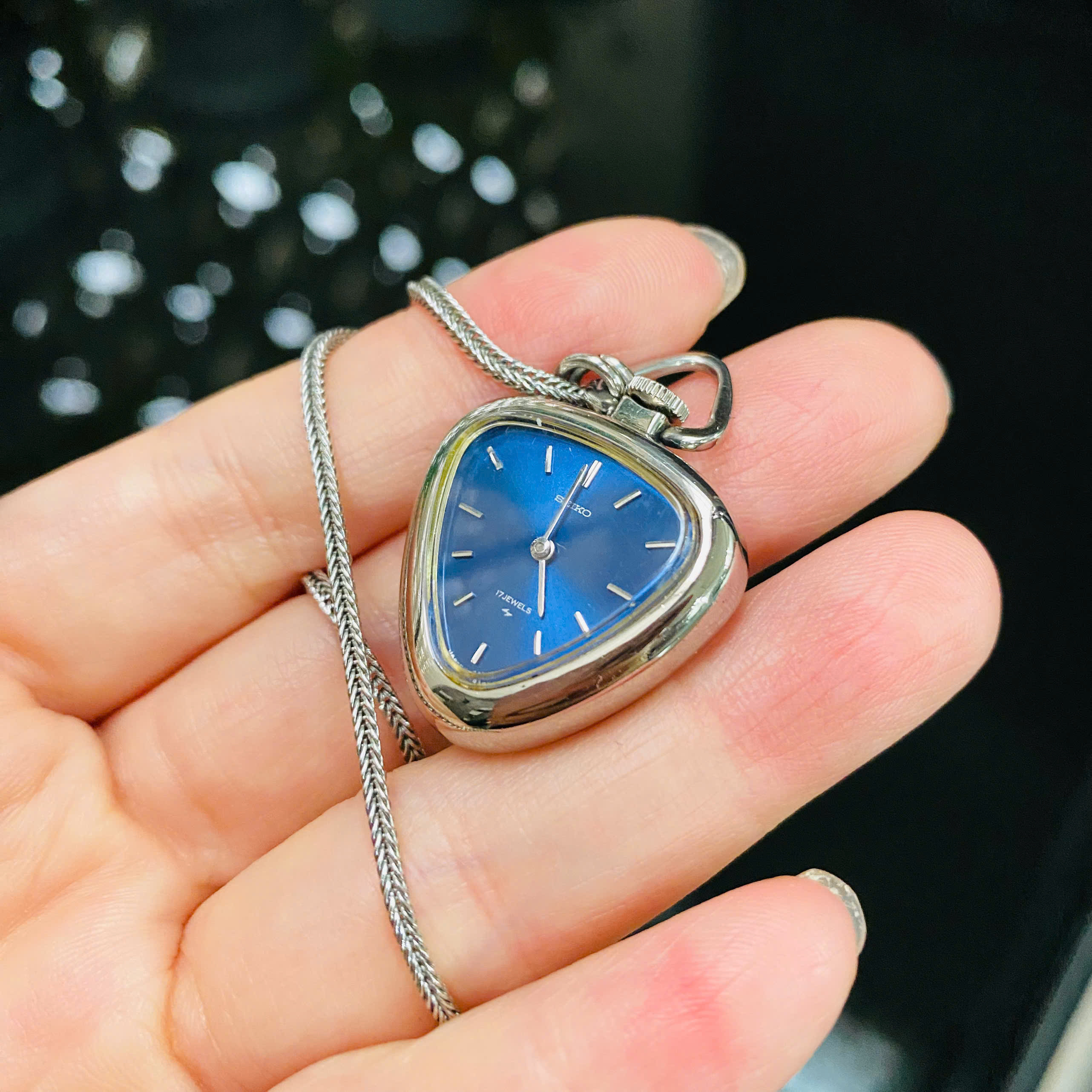 Đồng hồ quýt Seiko cót tay dáng nhỏ mặt dây chuyền