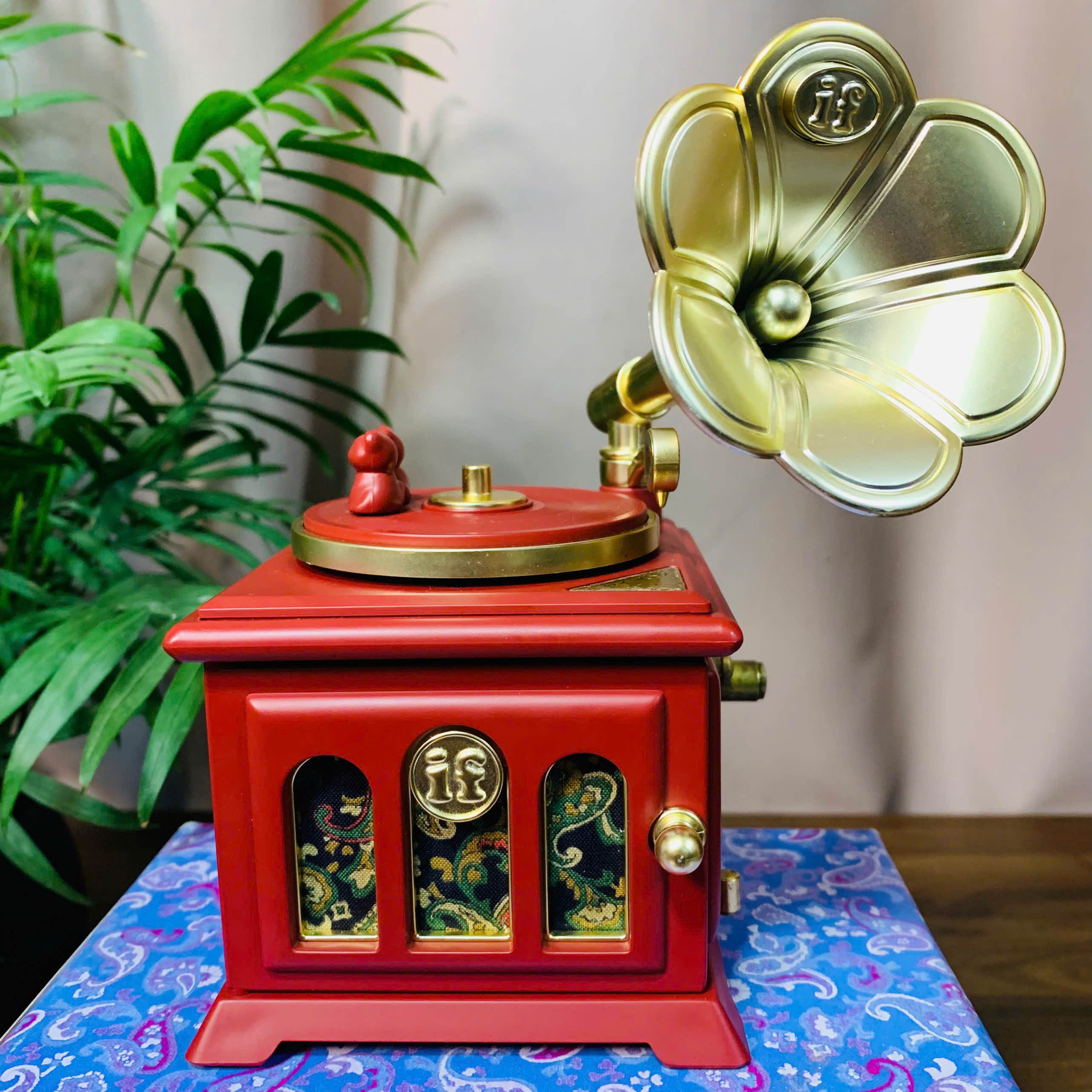 Hộp nhạc Gramophone lên cót tay