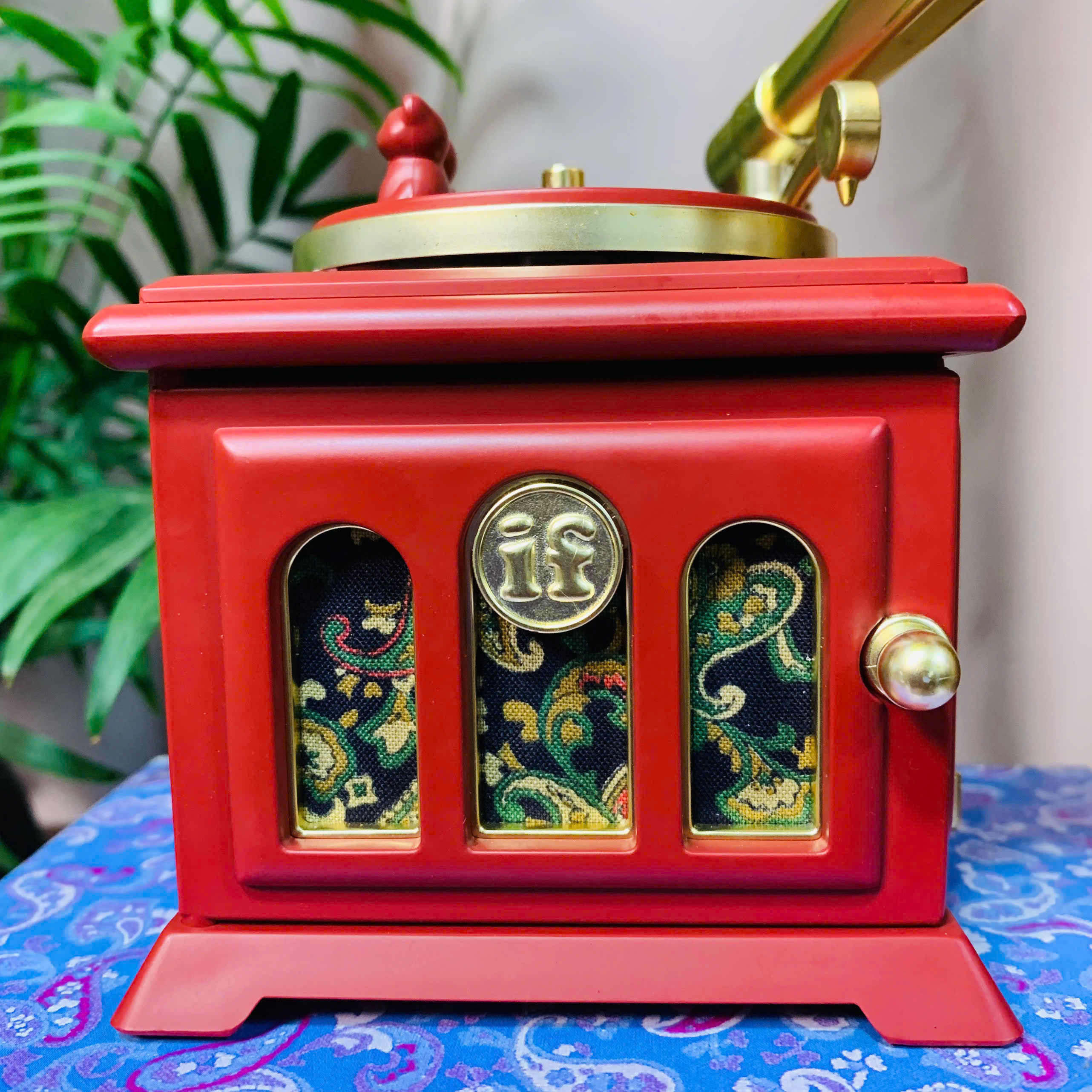 Hộp nhạc Gramophone lên cót tay