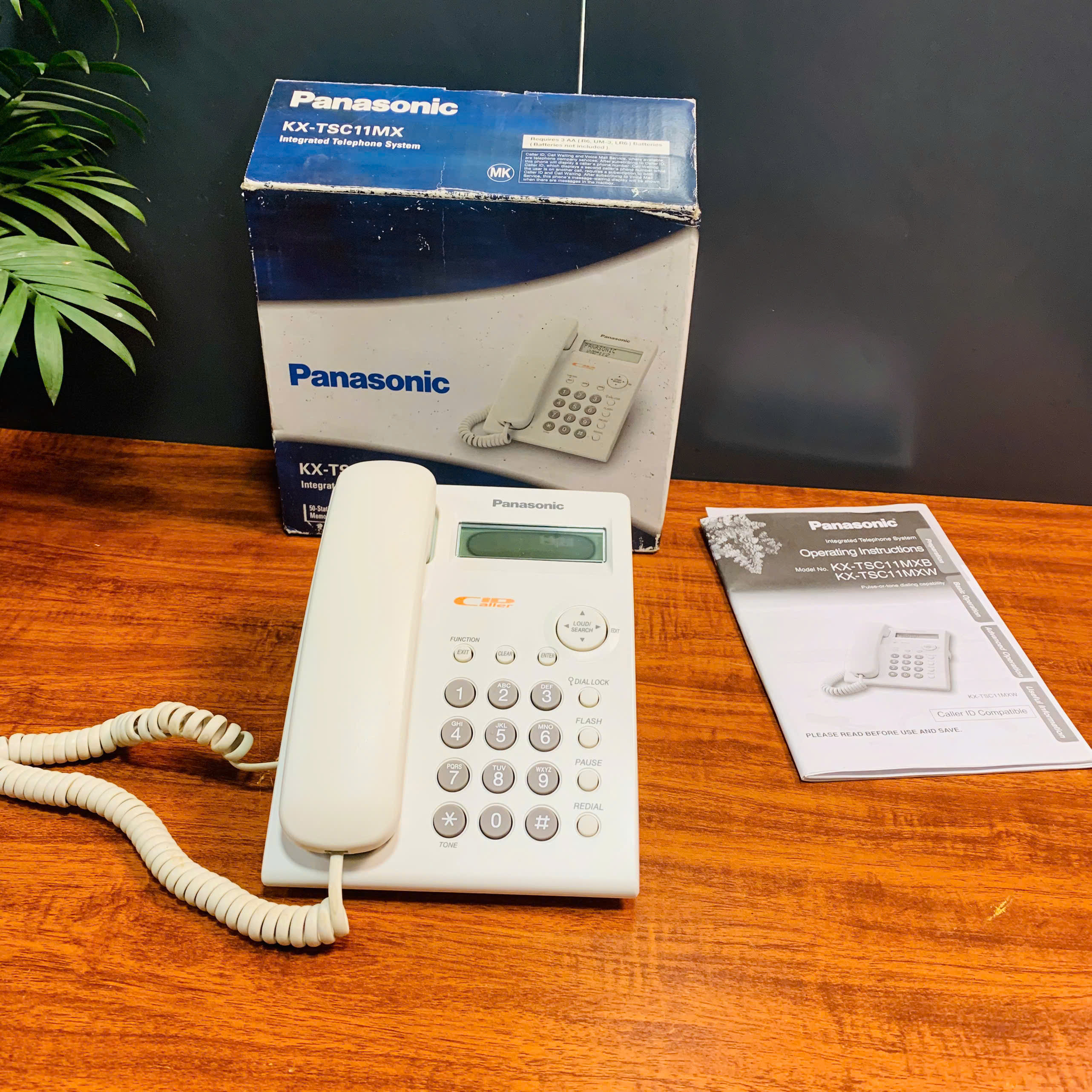 Điện thoại để bàn Panasonic xưa