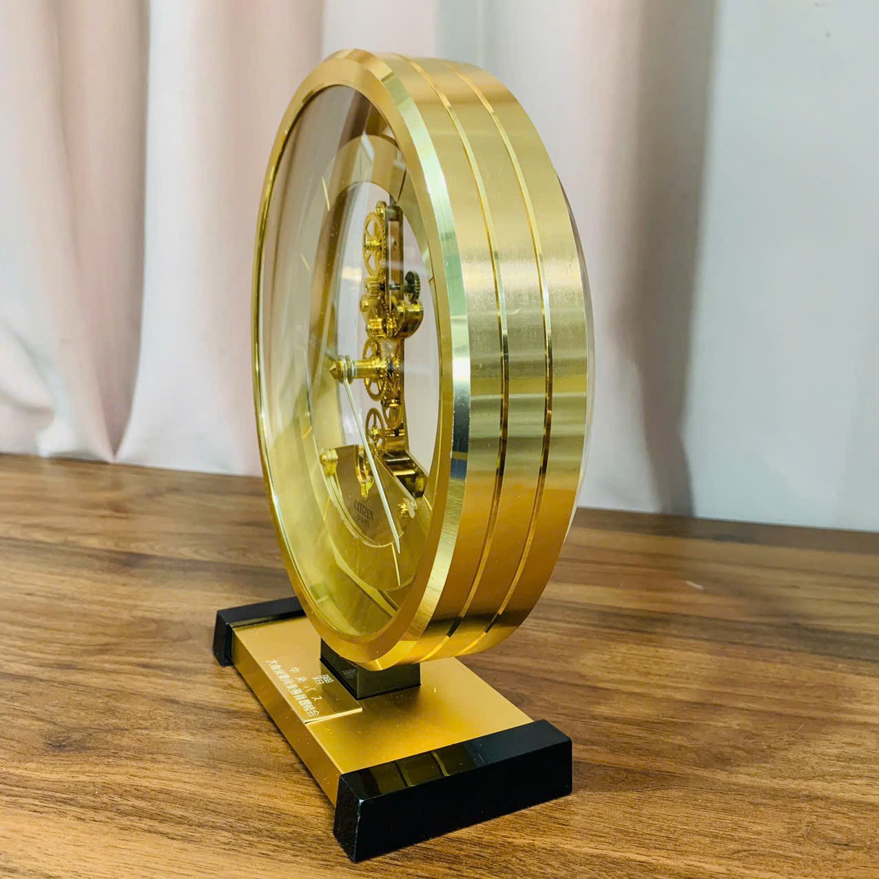 Đồng hồ để bàn Citizen lộ cơ độc đáo