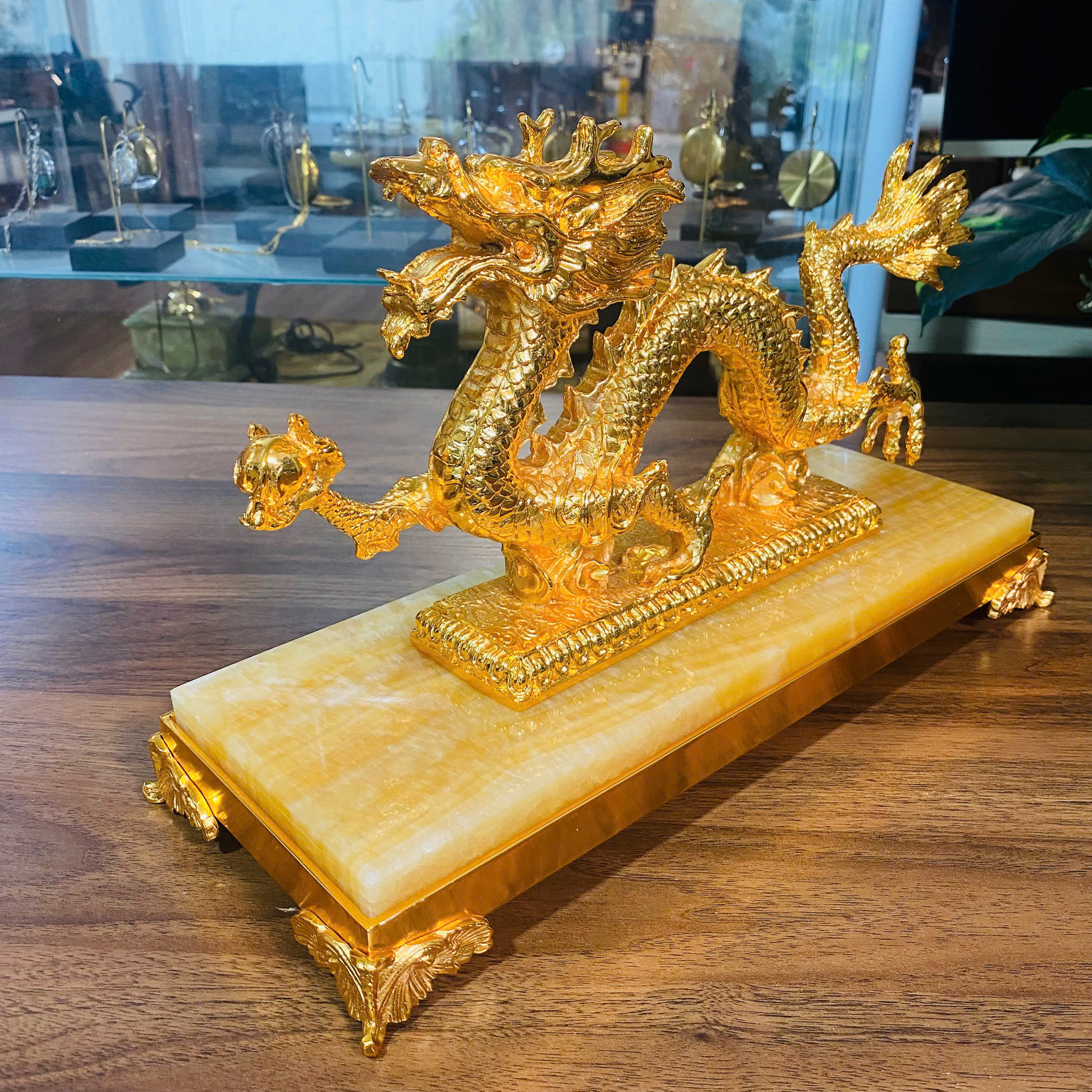 Tượng Rồng mạ vàng, đế đá cẩm thạch