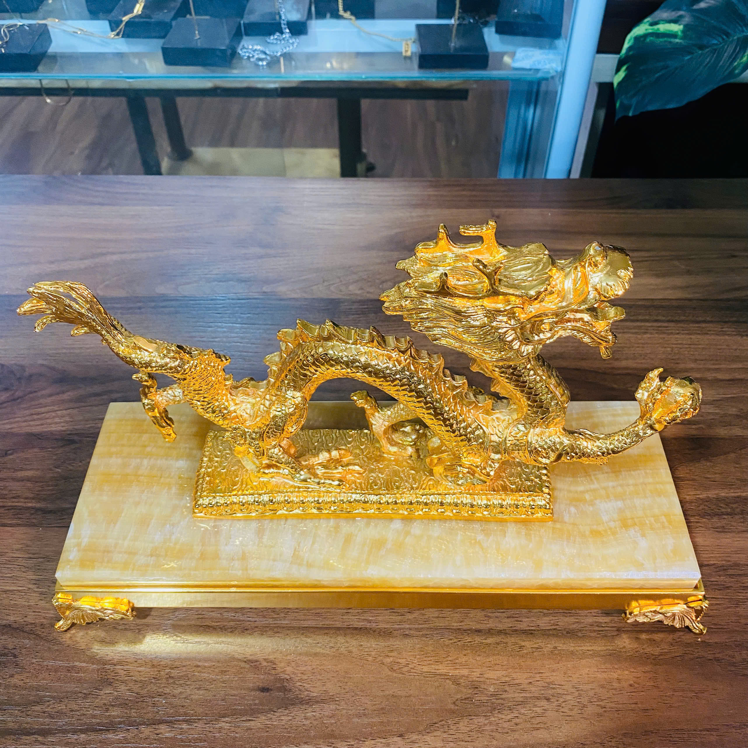 Tượng Rồng mạ vàng, đế đá cẩm thạch