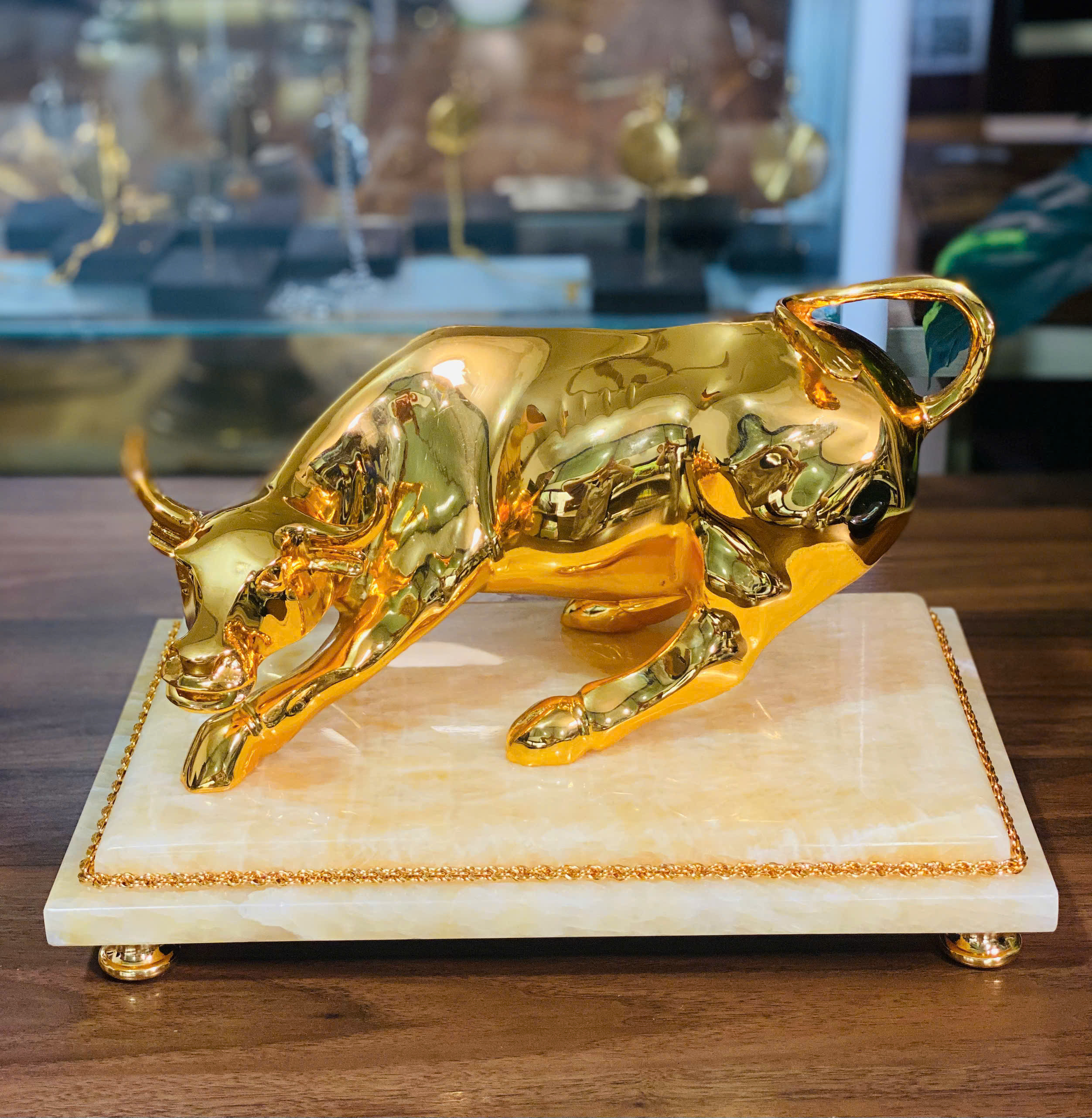 Tượng Trâu vàng to đẹp hoành tráng
