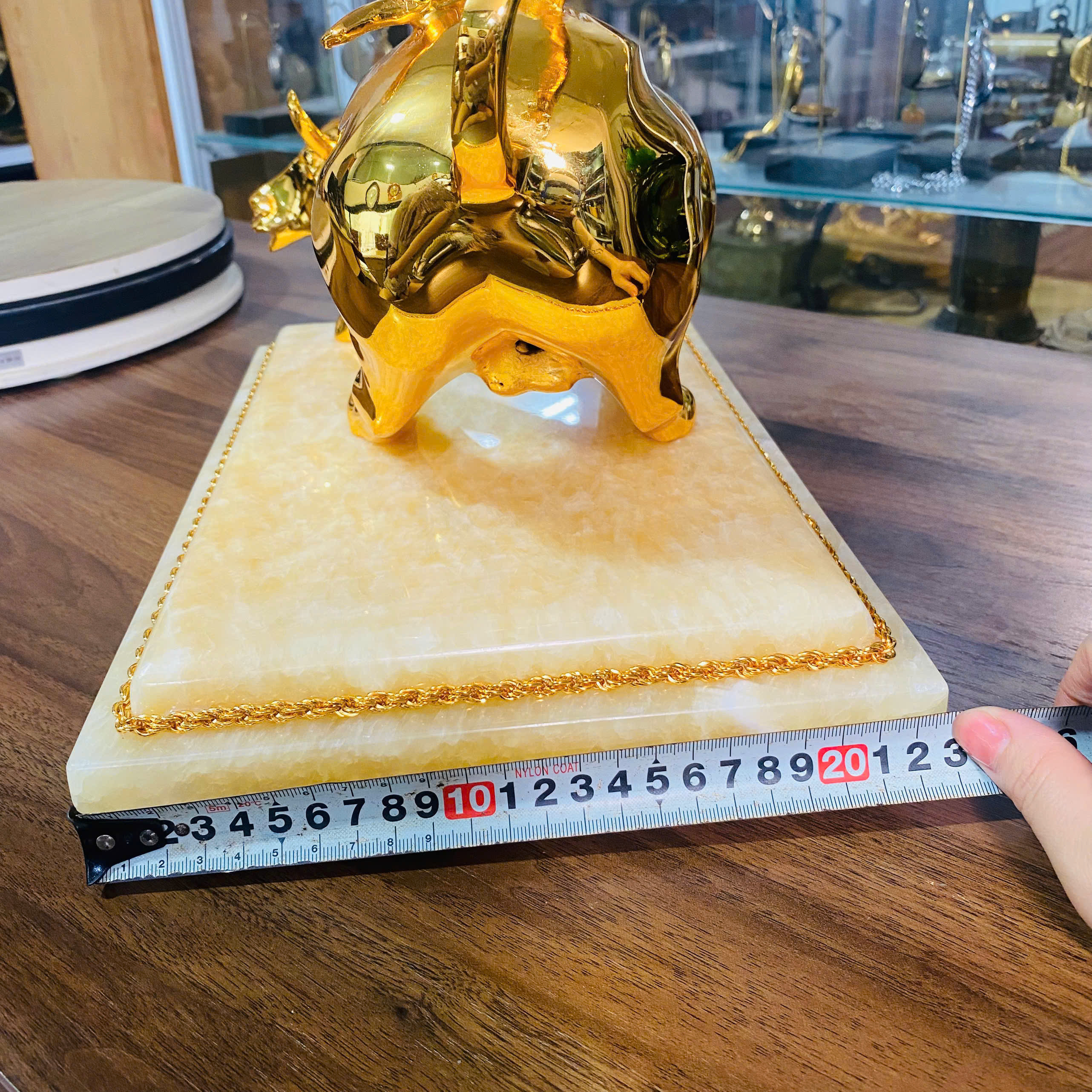 Tượng Trâu vàng to đẹp hoành tráng