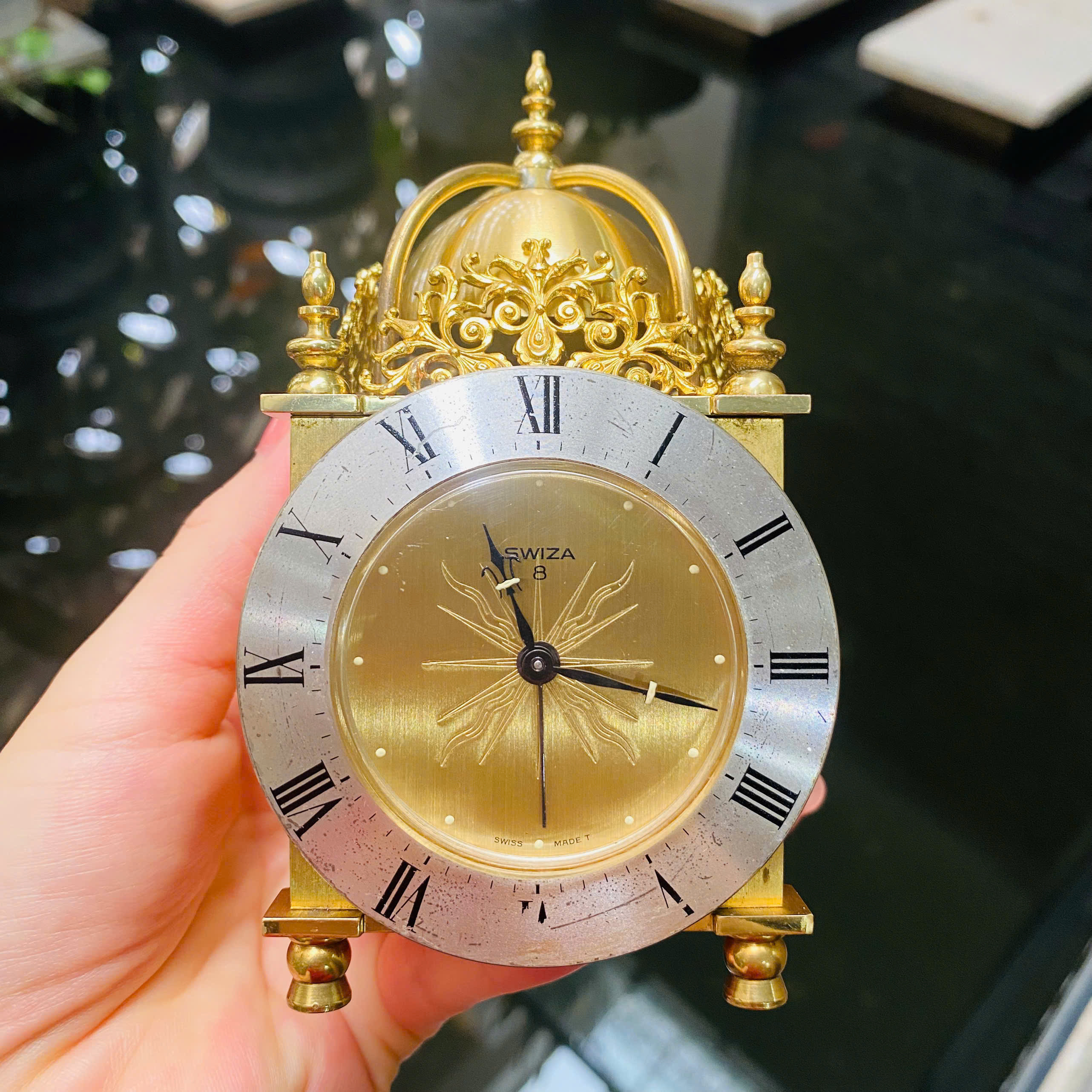 Đồng hồ báo thức Swiza Thụy Sĩ cót tuần