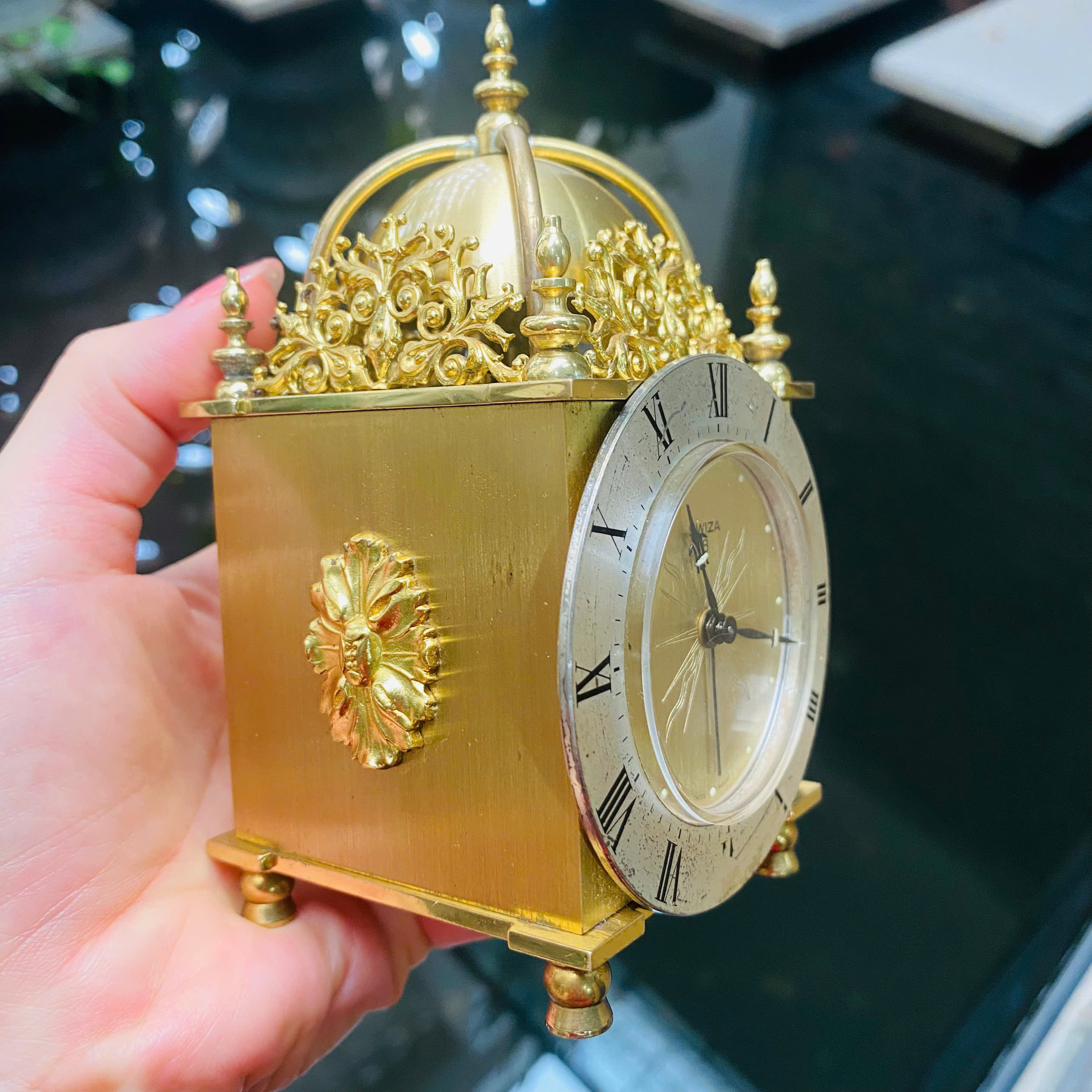 Đồng hồ báo thức Swiza Thụy Sĩ cót tuần