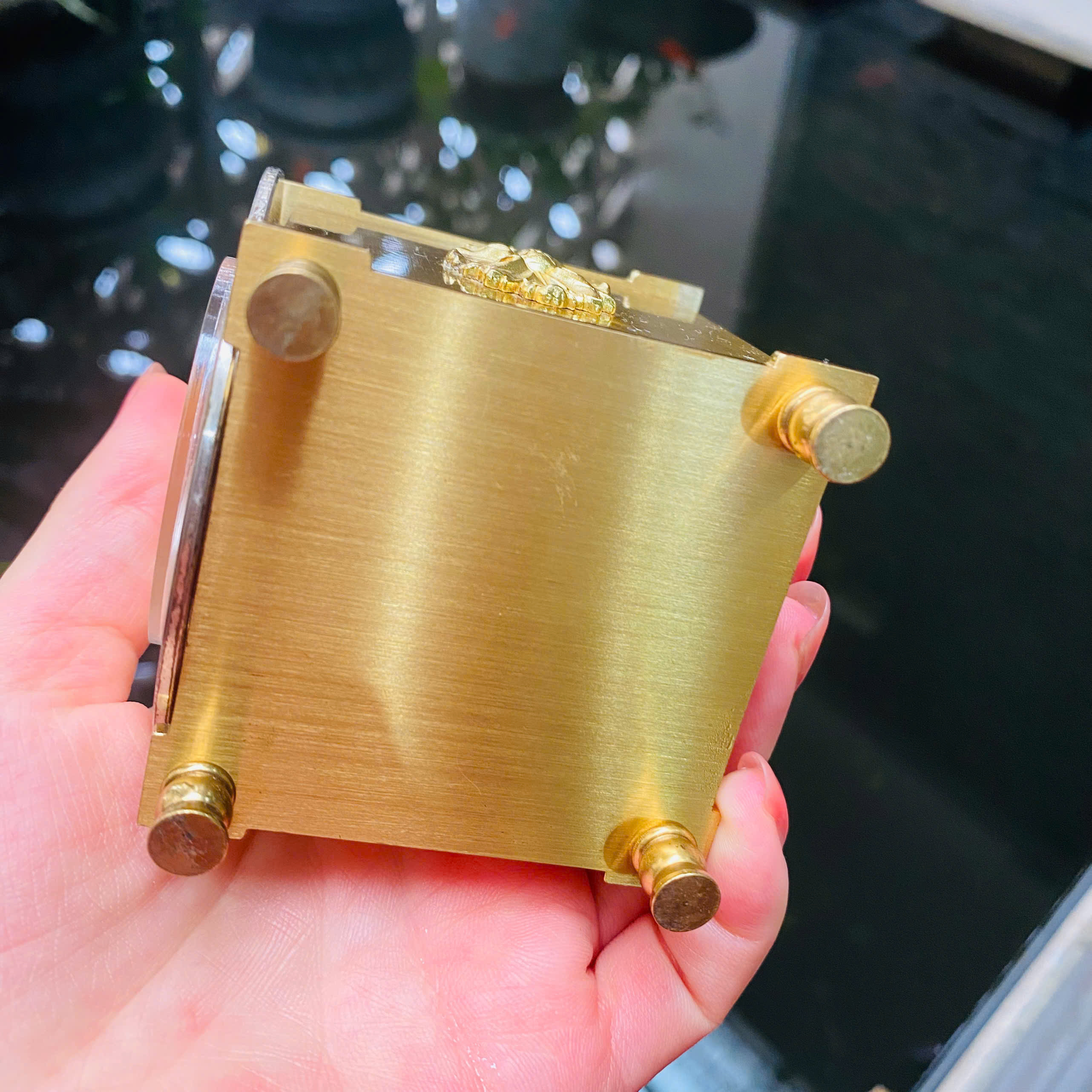 Đồng hồ báo thức Swiza Thụy Sĩ cót tuần