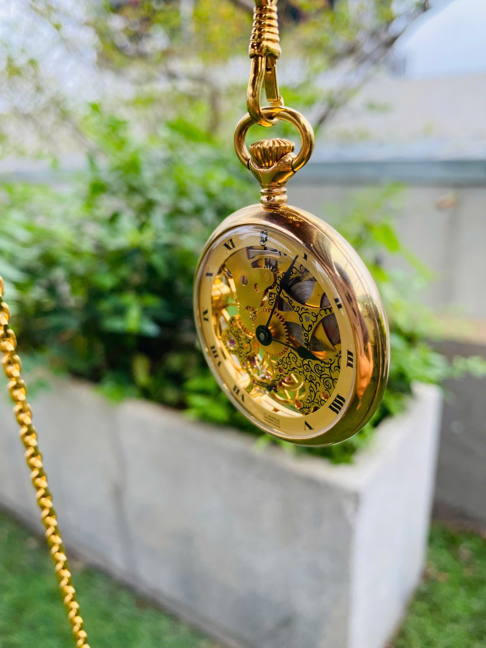 Đồng hồ quýt Bernex Thụy Sĩ Skeleton mạ vàng