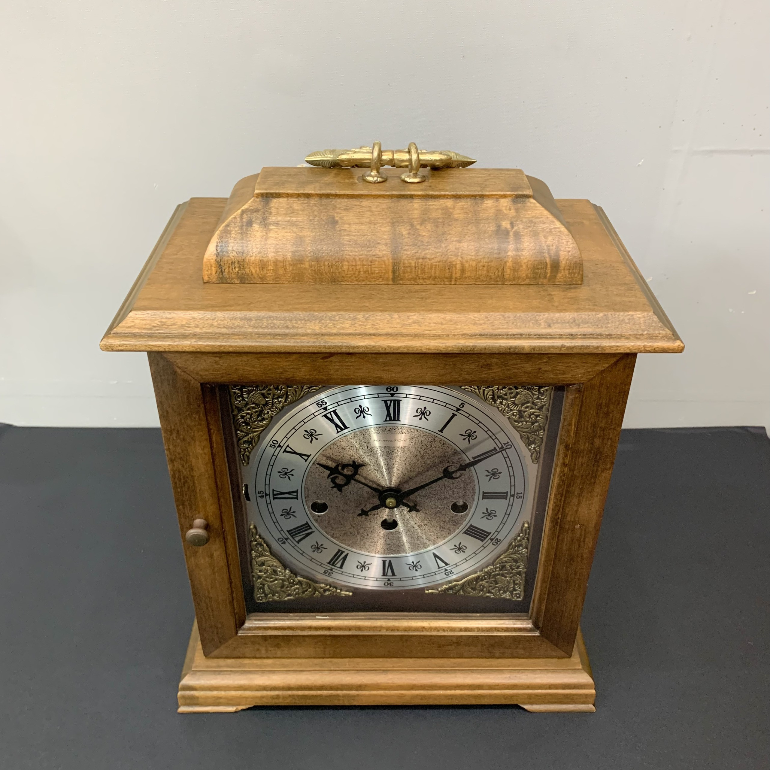 Đồng hồ để bàn Hamilton 5 gông 5 búa vintage