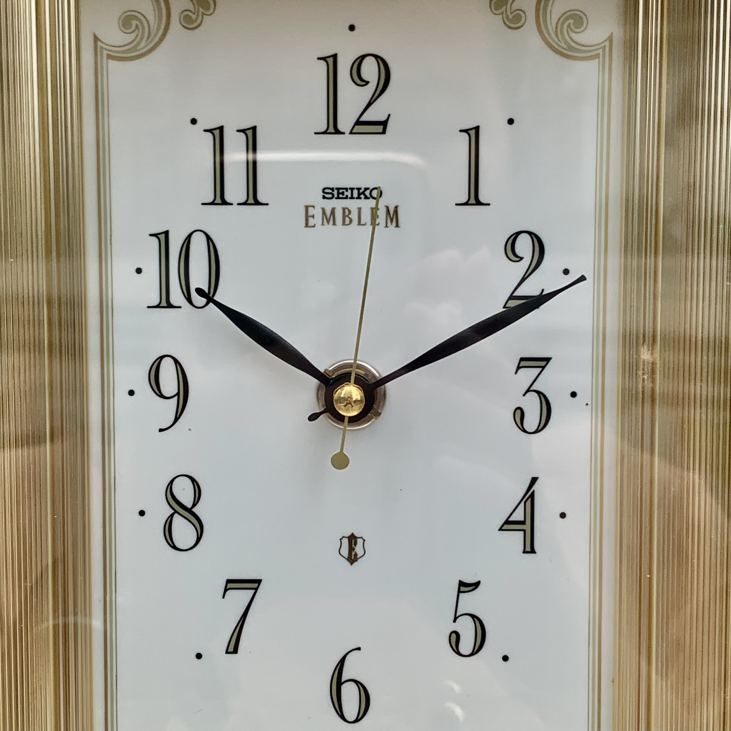 Đồng hồ để bàn Seiko đá cẩm thạch